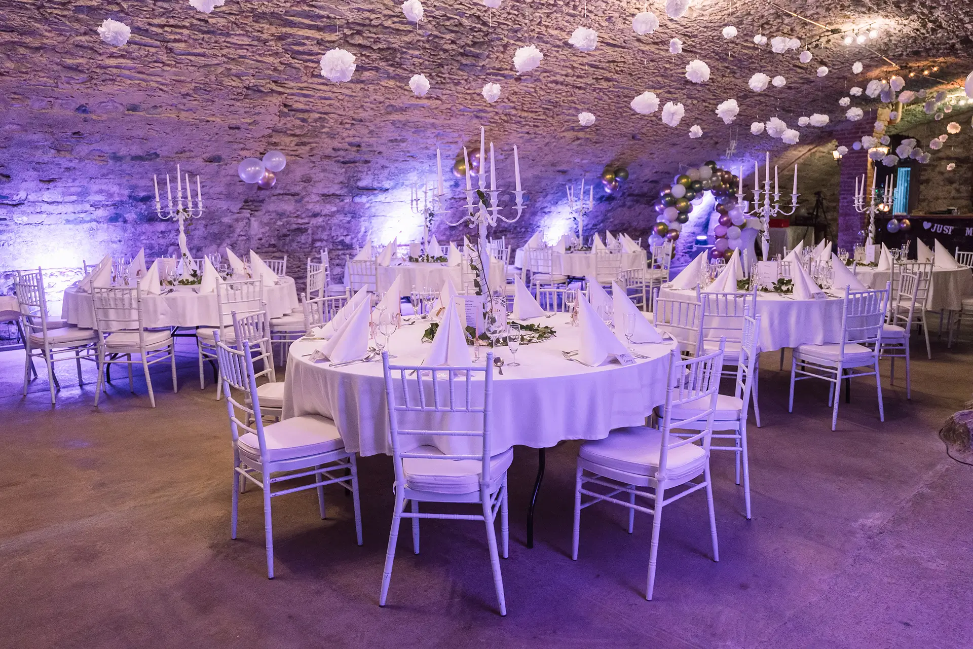 Top 10 Hochzeitslocations in Koblenz und Umgebung 33 Hochzeitslocation Koblenz - Schloss Arenfels in Bad Hönningen - Tischdekoration - Eventlocation